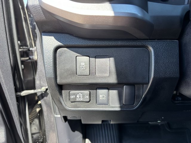 Used 2020 Toyota Tacoma SR5 RWD image 31