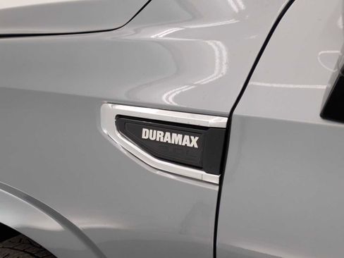 Used 2024 GMC Yukon XL SLT w/ SLT Luxury Package AWD/4WD image 12