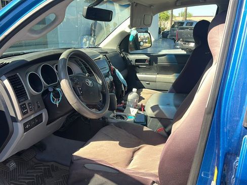 Used 2010 Toyota Tundra 4x4 Double Cab image 4