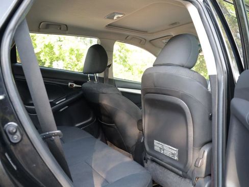 Used 2009 Toyota Matrix S FWD image 25