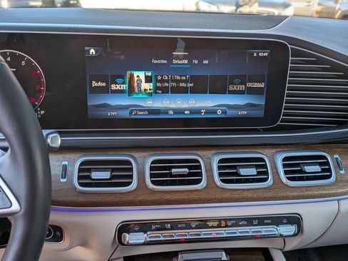 Certified 2025 Mercedes-Benz GLS 450 4MATIC image 20