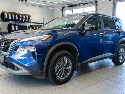 Used 2023 Nissan Rogue S AWD/4WD image 3