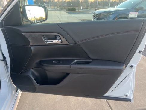 Certified 2017 Honda Accord Sport Special Edition image 20