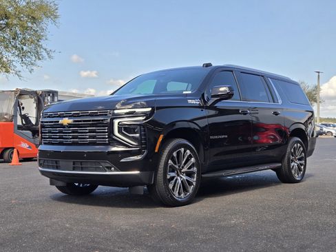 New 2026 Chevrolet Suburban High Country image 2