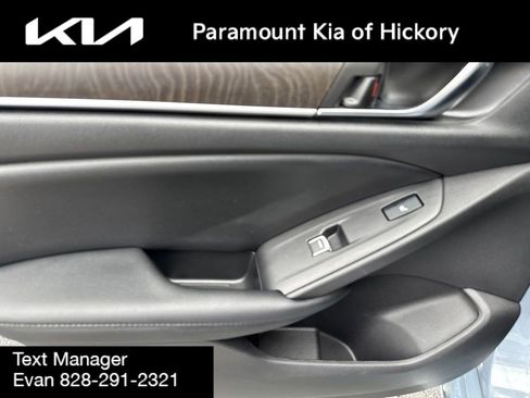 Used 2021 Honda Accord Touring image 12