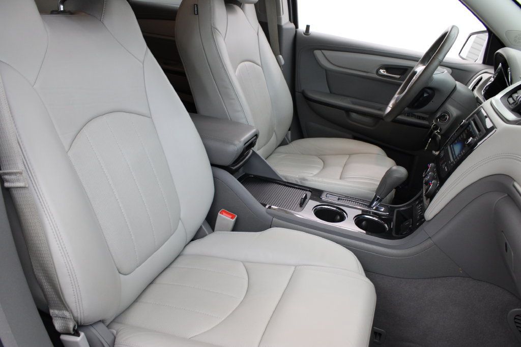 Used 2017 Chevrolet Traverse Premier FWD image 24