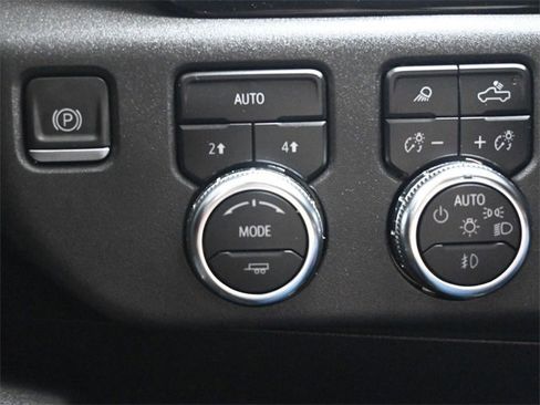 Used 2024 GMC Sierra 1500 SLT image 27