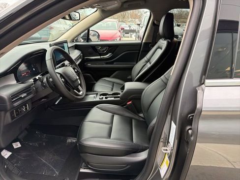 New 2026 Lincoln Corsair Premiere image 8