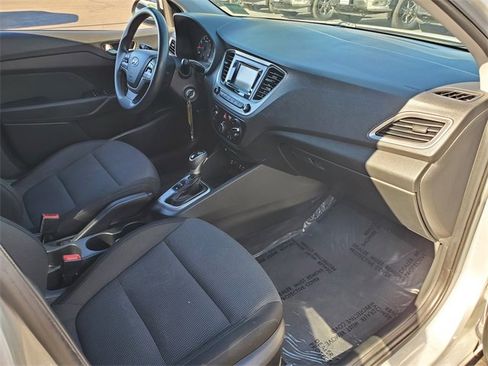 Used 2020 Hyundai Accent SE image 14