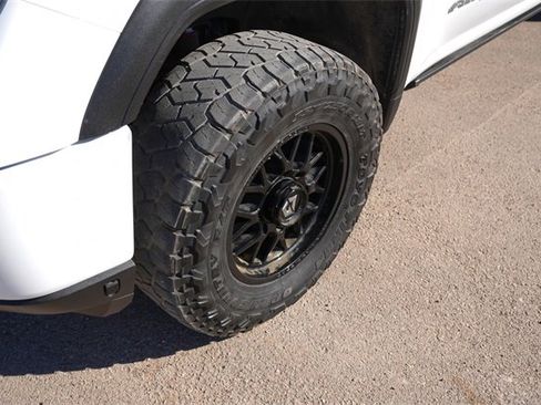 Used 2023 GMC Sierra 2500 AT4 w/ AT4 Preferred Package image 10