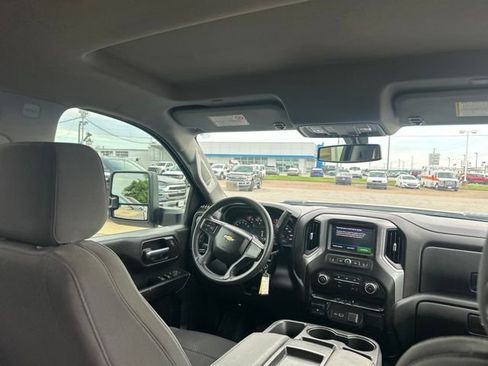 Used 2022 Chevrolet Silverado 2500 Custom w/ Custom Value Package AWD/4WD image 15