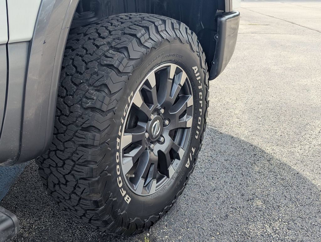 Used 2018 Nissan Titan PRO-4X w/ Pro-4x Convenience Package AWD/4WD image 29