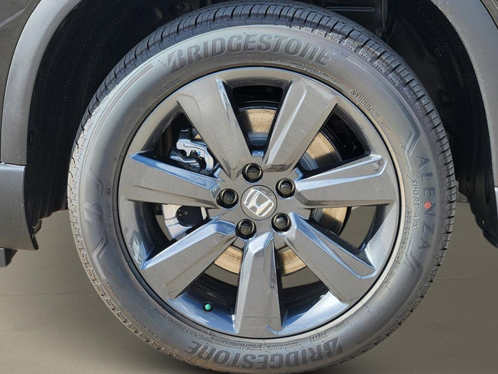 New 2026 Honda Pilot Sport image 5