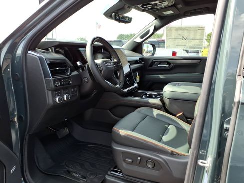 New 2026 GMC Yukon AT4 w/ AT4 Premium Plus Package AWD/4WD image 22