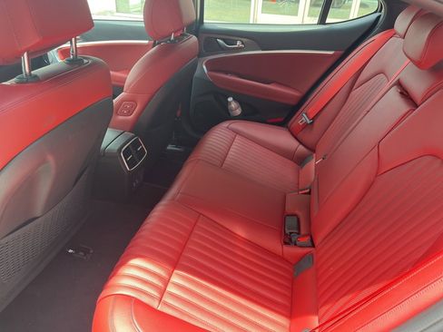 Used 2025 Genesis G70 3.3T Advanced image 11