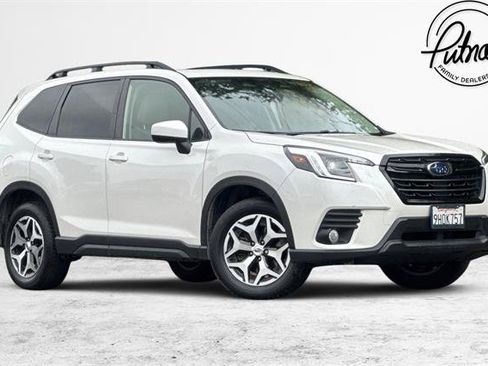 Used 2023 Subaru Forester Premium AWD/4WD image 1