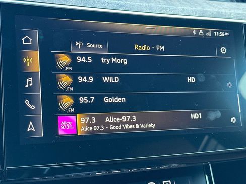 Used 2019 Audi e-tron Prestige w/ Prestige Package image 17