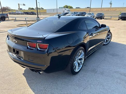 Used 2010 Chevrolet Camaro SS w/ RS Package RWD image 9