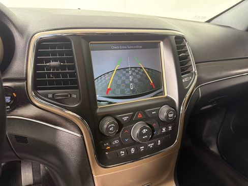Used 2017 Jeep Grand Cherokee Limited AWD/4WD image 18