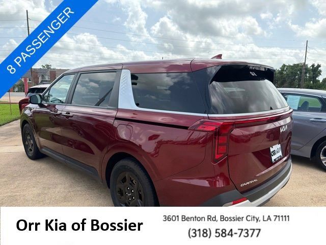 Used 2025 Kia Carnival FWD image 11