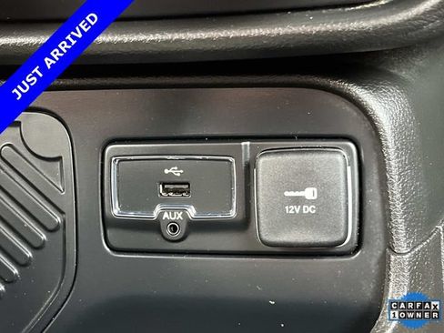 Certified 2017 Jeep Renegade Latitude FWD image 31