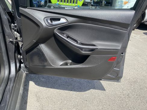 Used 2016 Ford Focus SE FWD image 21