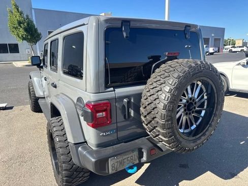 Used 2022 Jeep Wrangler Unlimited Sahara AWD/4WD image 10