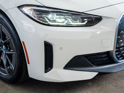 Used 2023 BMW i4 eDrive40 w/ Premium Package image 17
