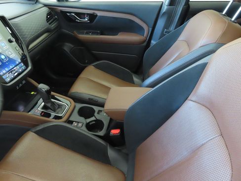 Used 2025 Subaru Forester Touring AWD/4WD image 21