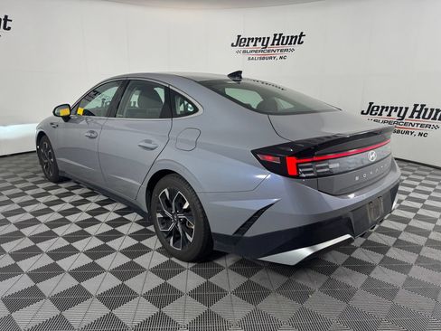 Used 2024 Hyundai Sonata SEL AWD/4WD image 9