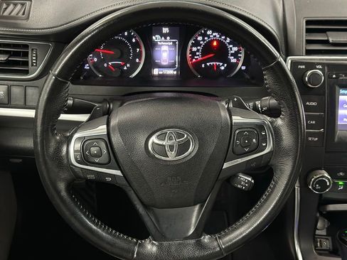 Used 2016 Toyota Camry SE image 5