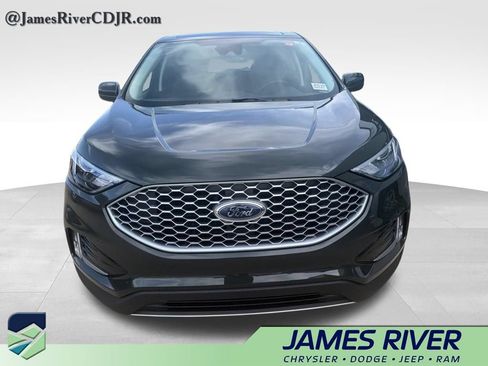 Used 2024 Ford Edge SEL w/ Convenience Package AWD/4WD image 3