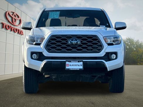 Certified 2022 Toyota Tacoma TRD Off-Road w/ Technology Package image 8