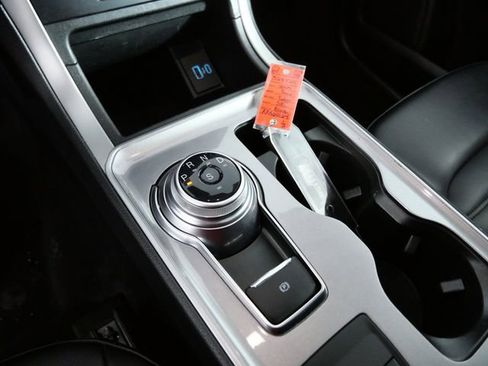 Certified 2024 Ford Edge SEL w/ Convenience Package image 18