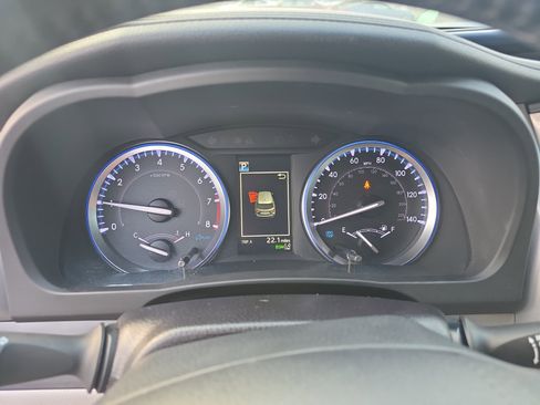 Used 2019 Toyota Highlander AWD V6 image 29