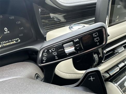 Used 2023 Lincoln Aviator Black Label w/ Jet Package image 77