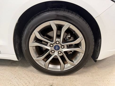 Used 2020 Ford Fusion SEL FWD image 35
