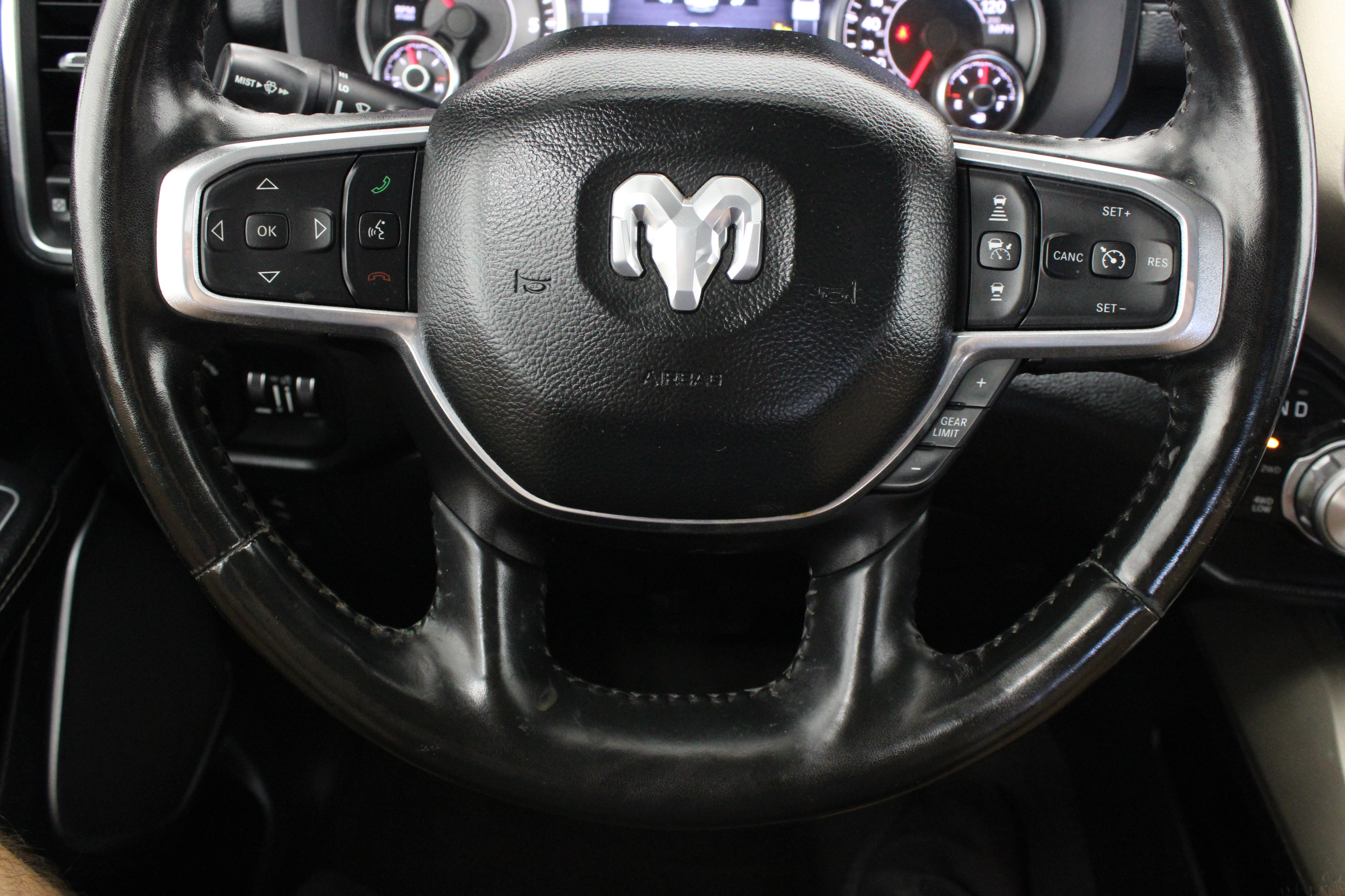 Used 2022 RAM 1500 Laramie AWD/4WD image 26