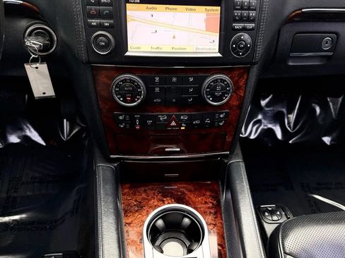 Used 2010 Mercedes-Benz GL 550 4MATIC image 19