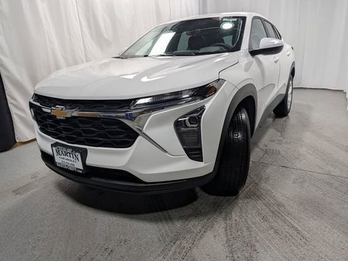 New 2026 Chevrolet Trax LS w/ LS Convenience Package FWD image 6