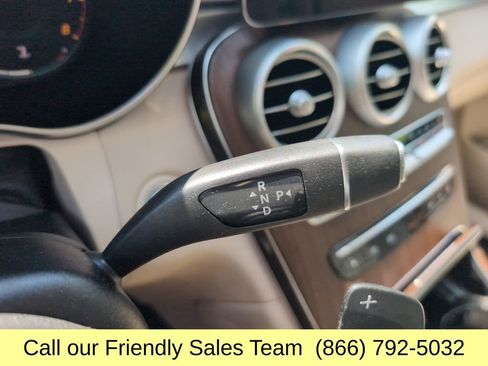 Used 2021 Mercedes-Benz GLC 300 4MATIC image 24