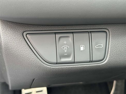 Used 2025 Genesis G70 3.3T Advanced image 20