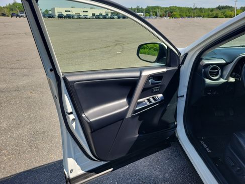 Used 2016 Toyota RAV4 Limited w/ Advanced Technology Package AWD/4WD image 15