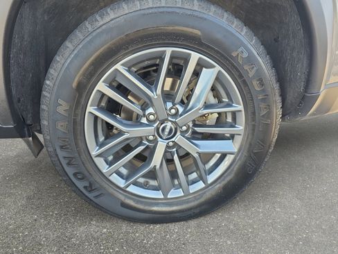 Used 2024 Nissan Rogue S FWD image 29