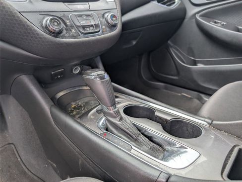 Used 2016 Chevrolet Malibu LT image 16