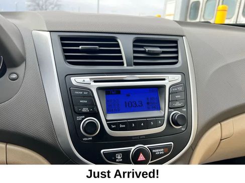 Used 2014 Hyundai Accent GLS image 23