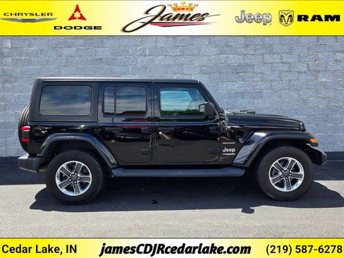 Used 2018 Jeep Wrangler Unlimited Sahara AWD/4WD image 6