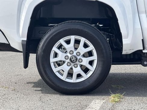 Used 2025 Toyota Tacoma SR5 image 26