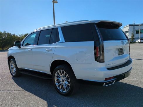Used 2024 Cadillac Escalade Premium Luxury image 6