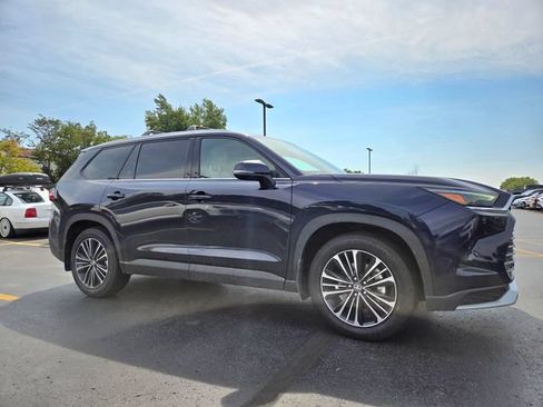 Used 2026 Toyota Grand Highlander AWD Hybrid image 3